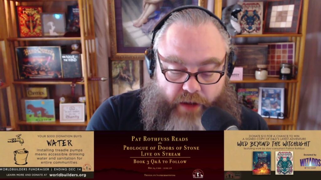 Patrick Rothfuss Lendo o Prólogo Portas de Pedra
